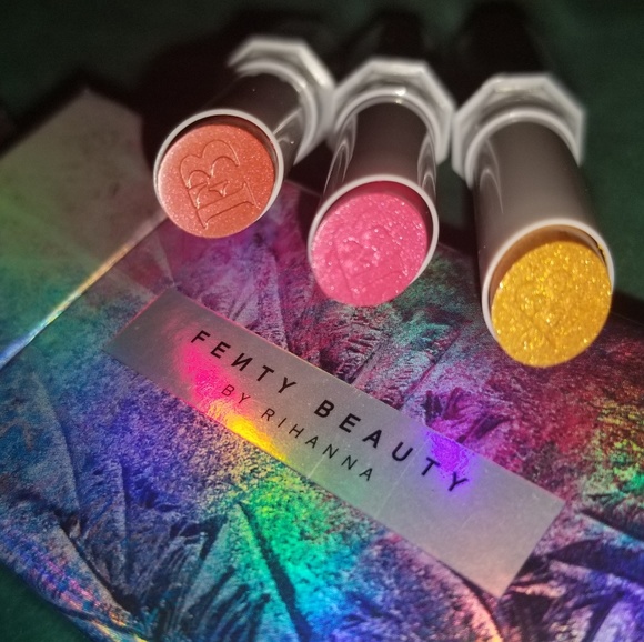 fenty snow daze